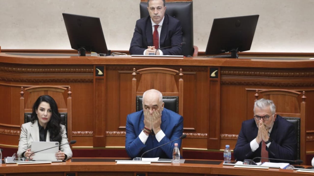 FOTOLAJM / Berisha në SPAK për 21 Janarin, Rama shfaqet në Parlament për buxhetin
