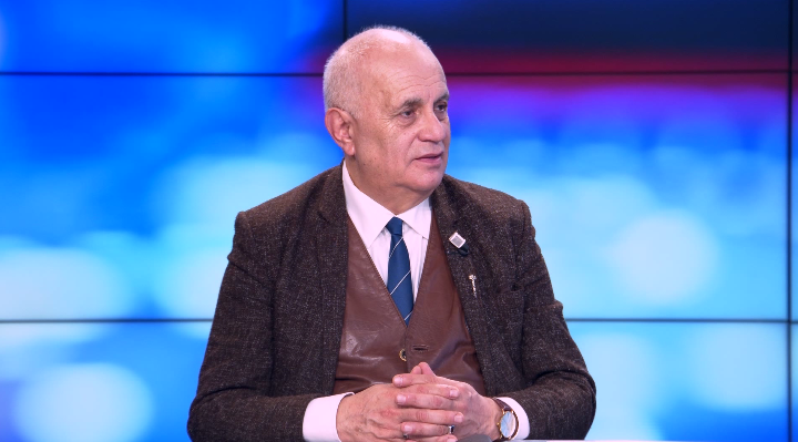 Fuga: Klasa politike e vjetëruar në moshë dhe ide, votuesit ndjekin liderët, jo programet. Partitë e reja nuk fitojnë besim!