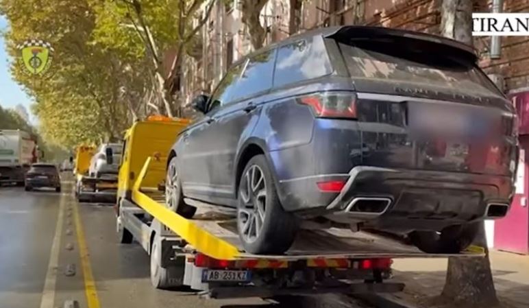 Fund parkimeve kaotike/ Bashkia dhe Policia nisin aksionin për lirimin e rrugëve kryesore