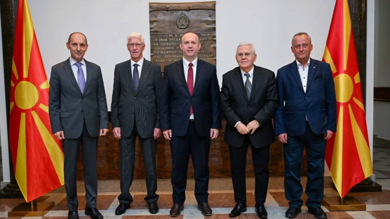 Gashi në takim me ish-kryetarët e Kuvendit, propozohet krijimi i këshillit joformal për shkëmbim të ideve