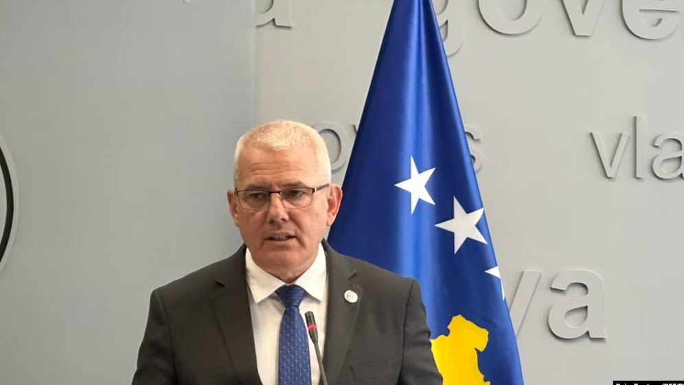 Gjenden 10 detonatorë në Leposaviç, Sveçla akuzon Serbinë se po planifikon sulme terroriste