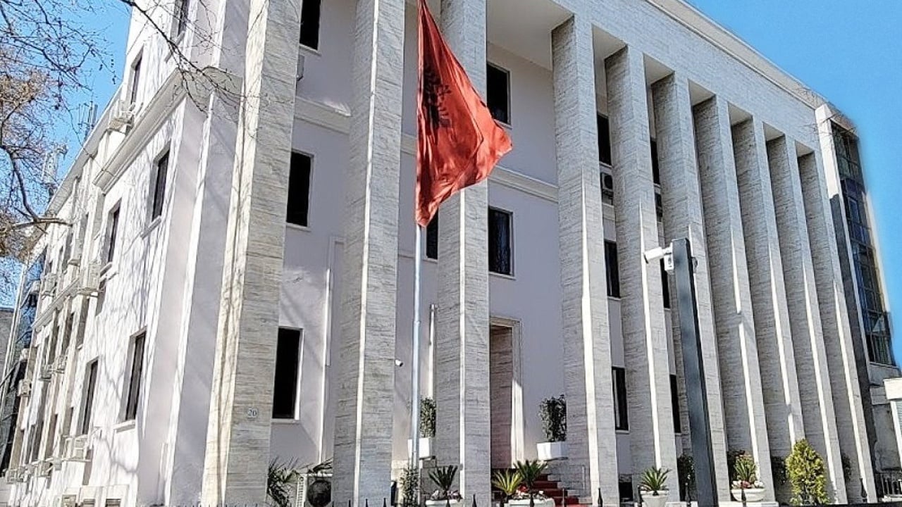 Gjykata e Lartë me dy standarde/ Votimet për gjyqtarët kushtetues, qëndrime të ndryshme në raste të ngjashme