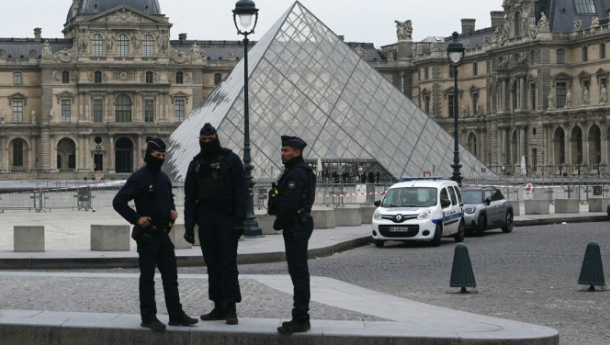 Grabitja në Muzeun e Luvrit, policia franceze bën 4 arrestime të tjera
