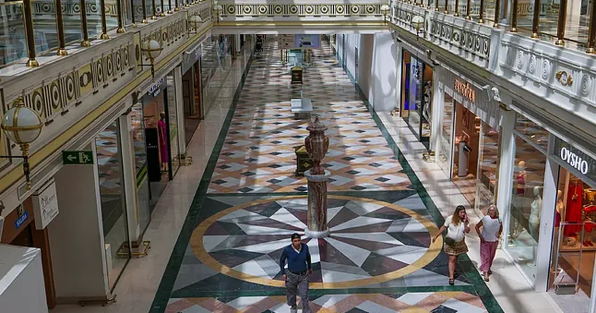 Grabitje spektakolare në Madrid! Si vodhi mbi 2 mijë bizhuteri luksoze gjatë “blackout”-it energjitik