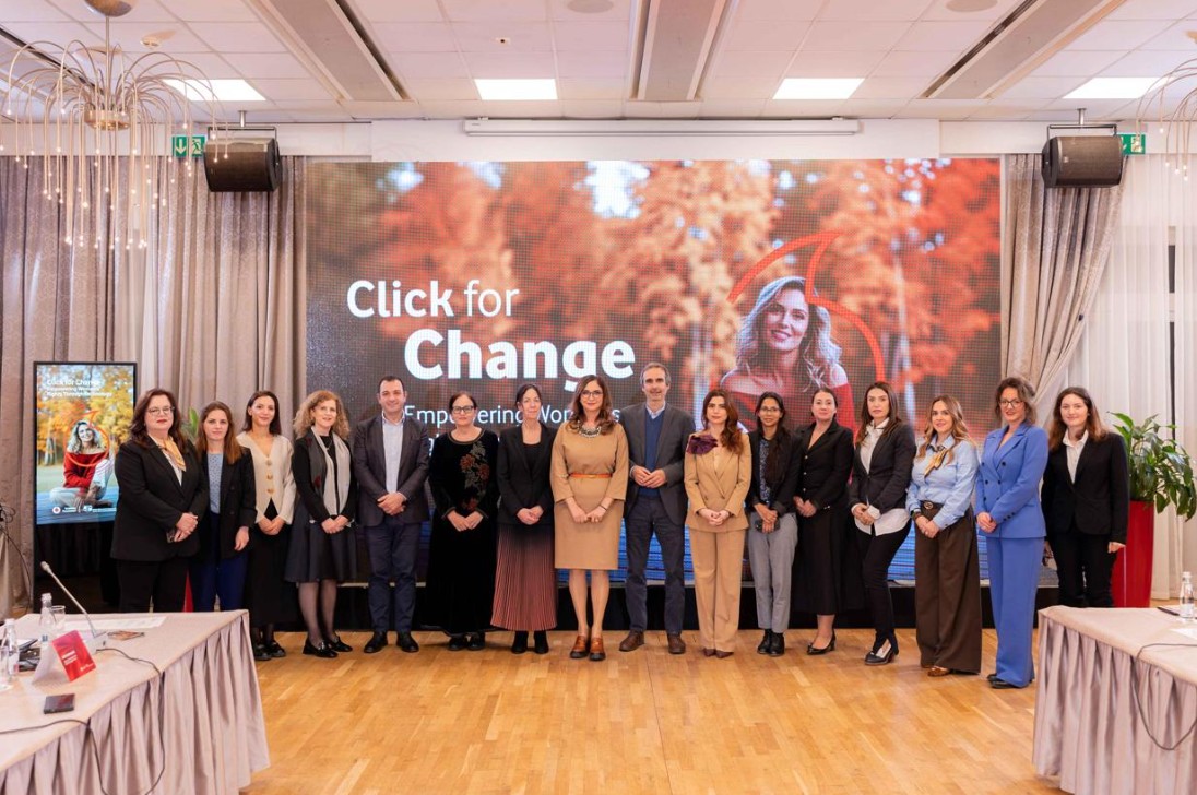 Gratë fuqizohen përmes teknologjisë: Fondacioni Vodafone Albania, udhëheq nismën për barazi dhe siguri digjitale