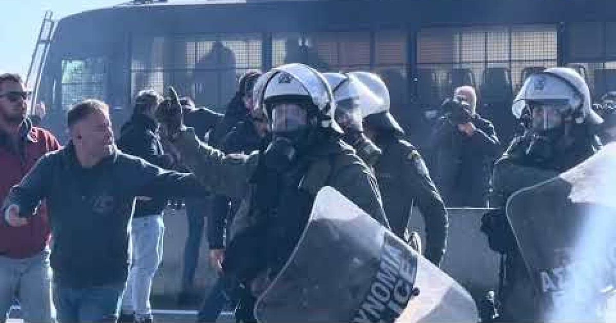 Greqia ‘digjet’ nga protestat e fermerëve, bllokohet aksi Athinë-Selanik, ka të plagosur e të arrestuar