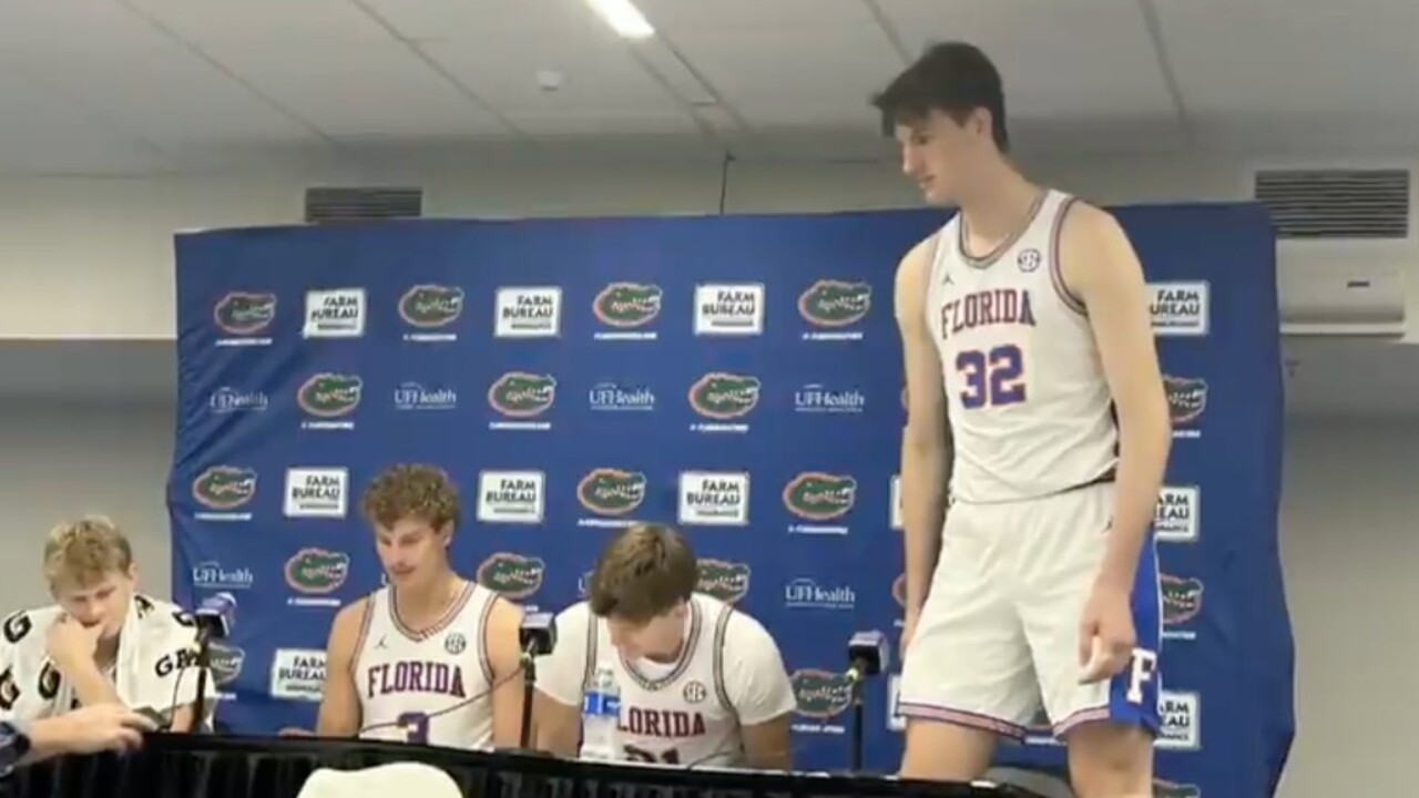 Guinness si adoleshenti më i gjatë në botë, rekord absolut edhe në basketboll