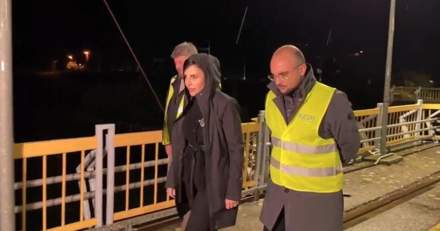 HEC-et në gatishmëri, Balluku inspekton situatën nga moti i keq : Nuk parashikohet hapja e portave