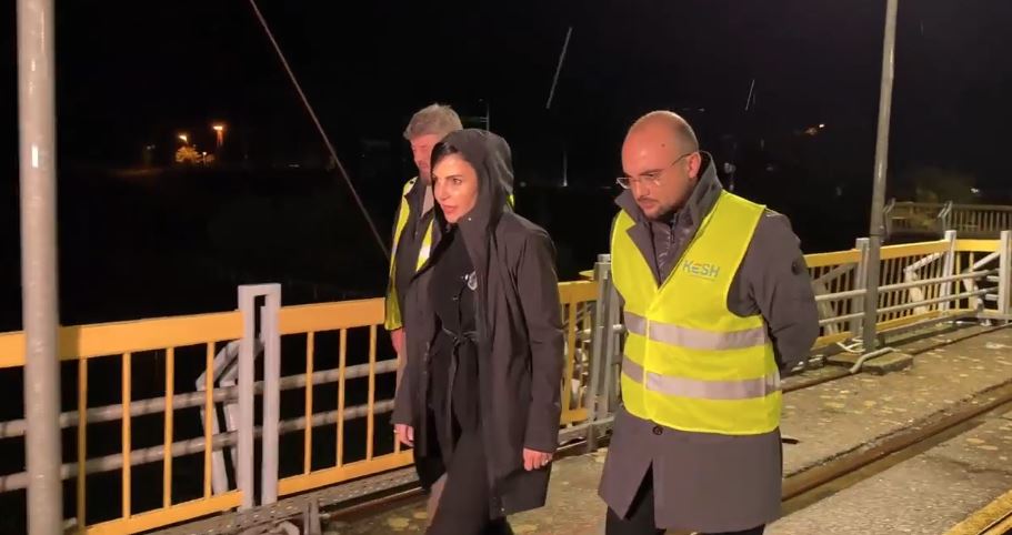 HEC-et në gatishmëri nga moti i keq/ Balluku inspekton situatën: Nuk parashikohet hapja e portave