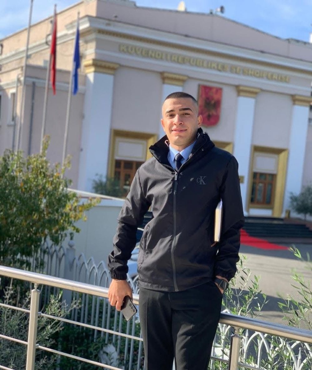 Hiqej si drejtori policie, detaje si u zbulua 20-vjeçari që u jepte urdhra edhe policëve në Portin e Durrësit