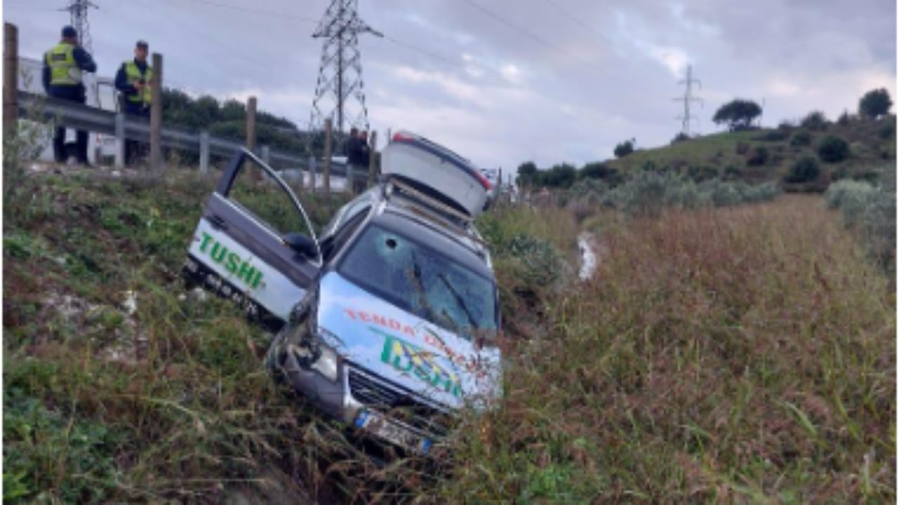 Humbën kontrollin e mjetit dhe përfunduan në kanal, nisen me urgjencë drejt spitalit të Vlorës dy persona
