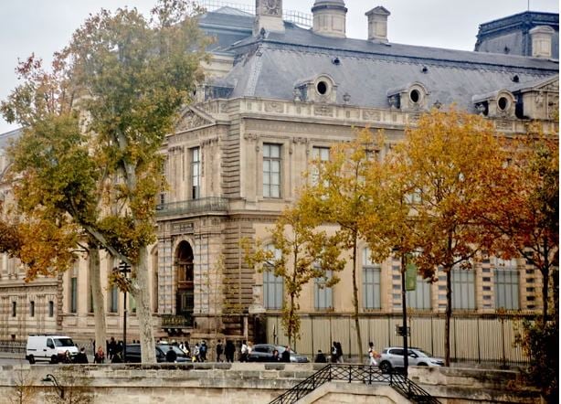 I dyshuari i grabitjes në Luvër një yll i rrjeteve sociale dhe ish-roje e muzeut, ja çfarë thonë raportet