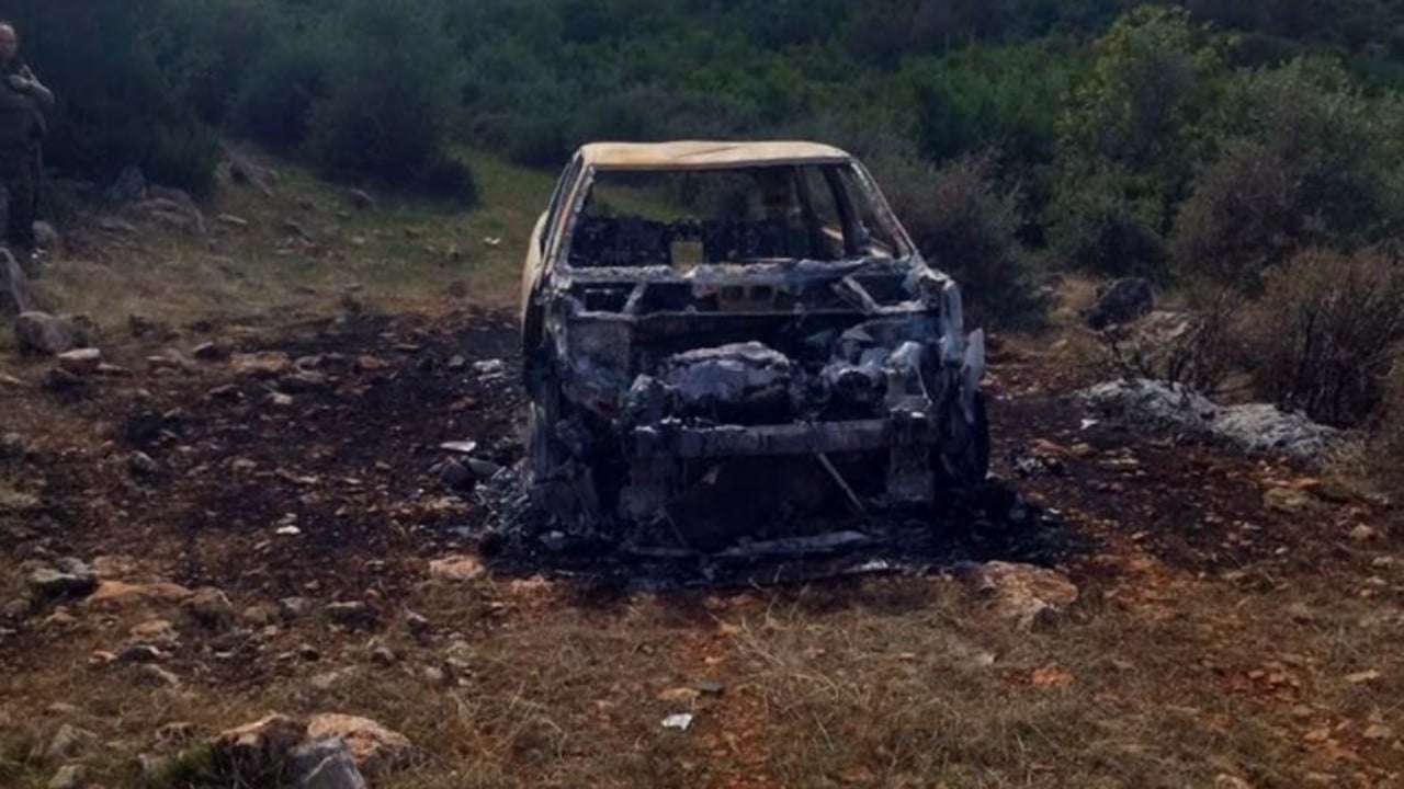 I lidhur dhe i djegur në një makinë, gjendet një plumb në trupin e viktimës që dyshohet se është shqiptar