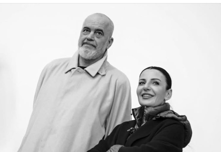 “I njëjti Edi Ramë që i ‘dhemb zemra’”/ Mbrojtja e tij për Ballukun, reagon Blushi: Është i njëjti “dashnor” i…