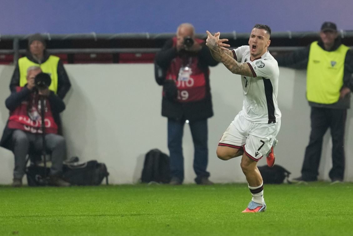 I tërboi Rey Manaj, FIFA dënon Serbinë, gjobë dhe mbyllje stadiumi