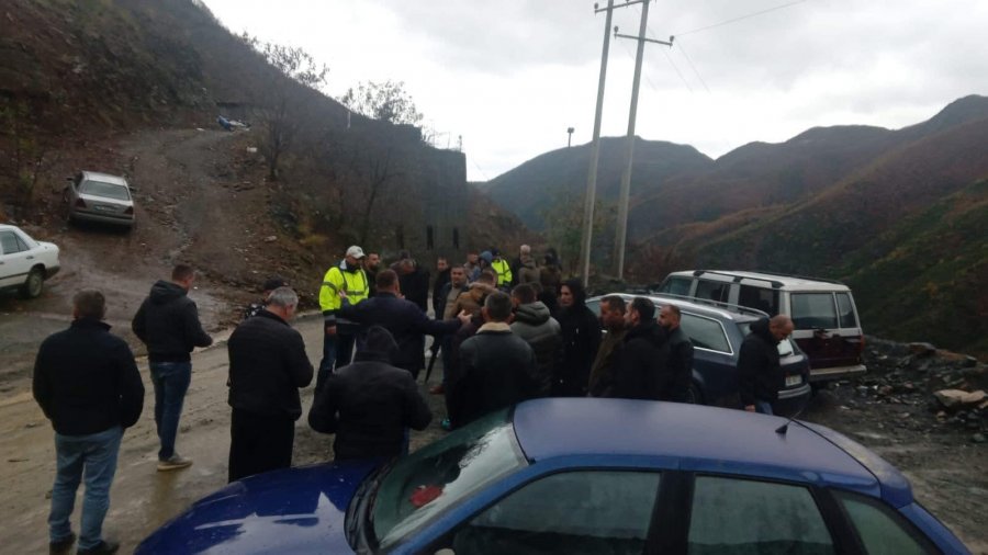 ‘Indiferenca është skandaloze’, Gjekmarkaj: Qeveria e zhytur në korrupsion favorizon klientët