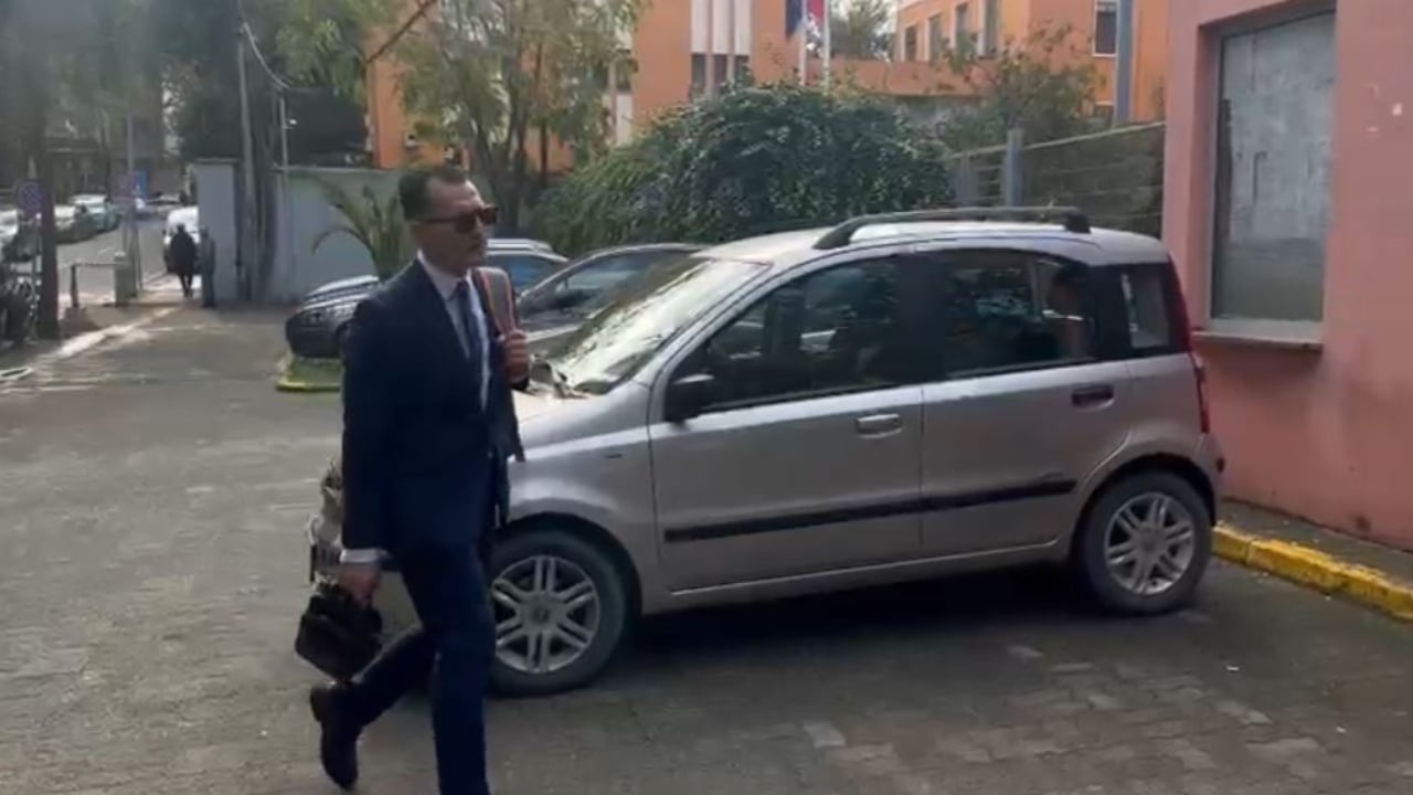 Ish-presidenti kërkoi ndryshim mase, shtyhet seanca për Metën në GJKKO