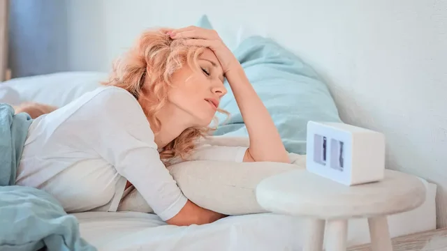 Ja pse zgjohemi në orën 3 të mëngjesit çdo natë! Çfarë zbulon shkenca