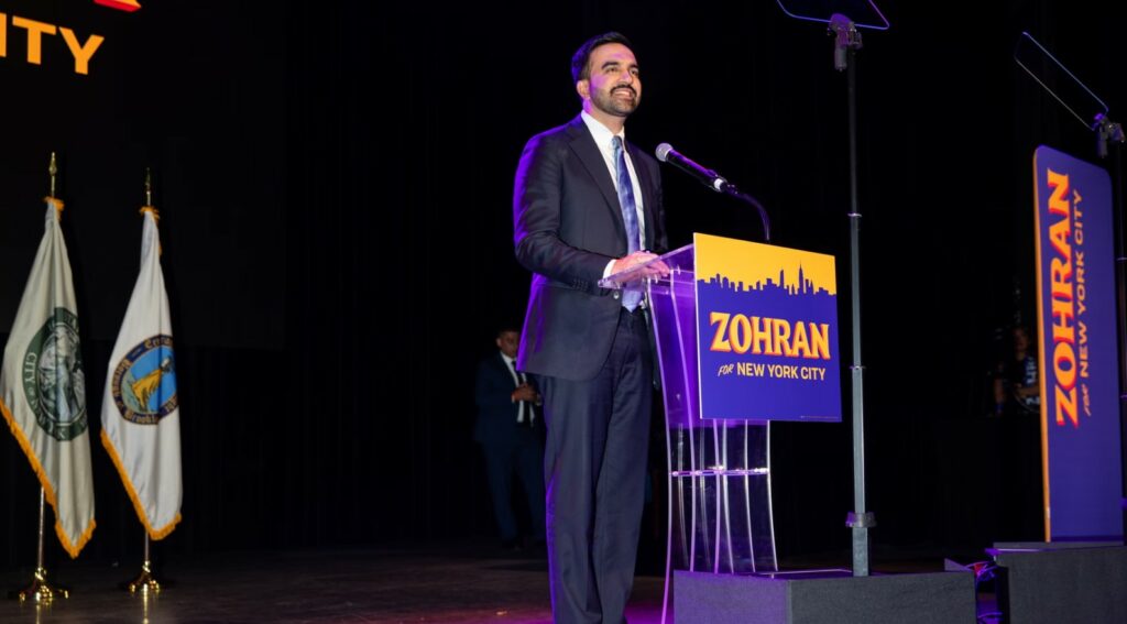 “Jam mysliman”, si po sfidon pritshmëritë ndaj emigrantëve kryebashkiaku i New York