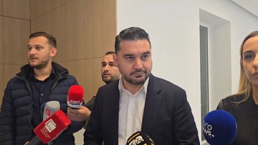 “Jam pro protestave”/ Kryebashkiaku Qosja para mbledhjes së PD-së: Është momenti që…