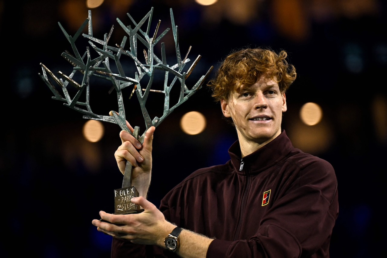 Jannik Sinner fiton turneun Masters në Paris dhe rikthehet “numri 1” në botë