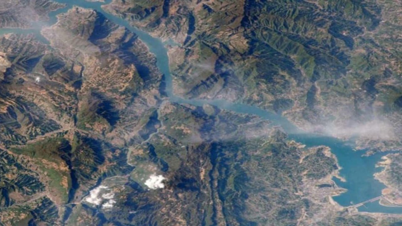 Japonia mposht Kinën, arrin mrekullinë e shndërrimit të ujit të kripur në energji