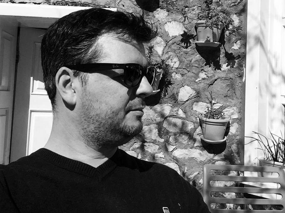 Kafe shqiptarësh: Kodet dhe mesazhet e filxhanit me fuqinë e një dekreti mbretëror