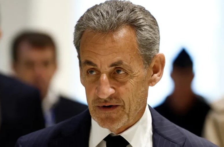 Kaloi 20 ditë në burg, Sarkozy do të publikojë librin “Ditari i një të burgosuri”