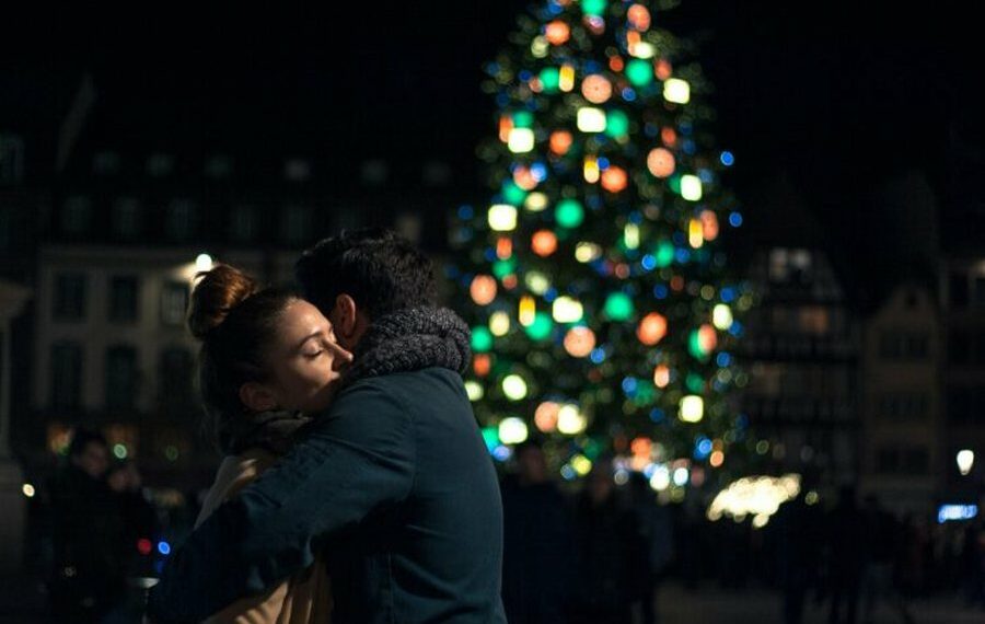 Katër shenjat e zodiakut që do të takojnë dashurinë e jetës këtë dimër