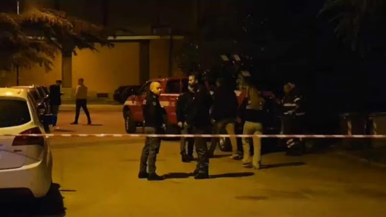 Katër të plagosur në një përplasje me armë në Udine, dy në gjendje kritike/ Dyshohet për larje hesapesh mes familjeve