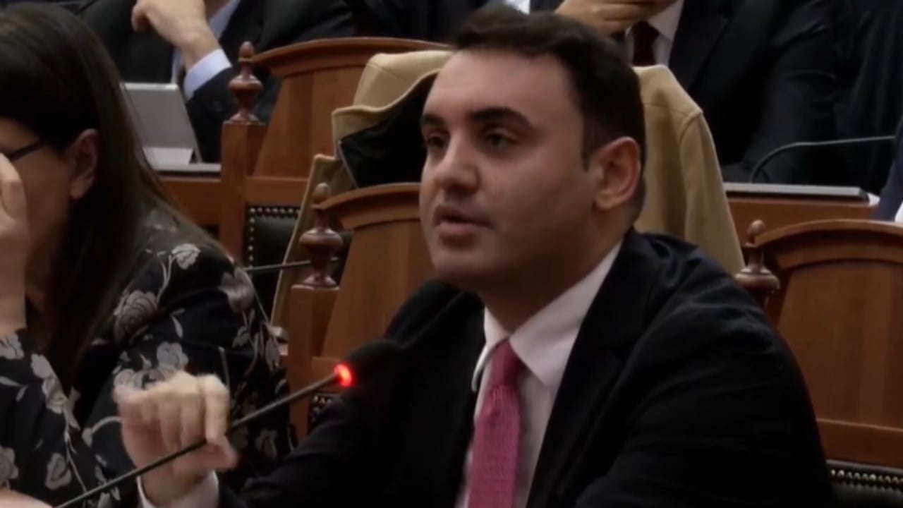 Këlliçi-Ballës: T’i lejmë familjarët jashtë kësaj salle dhe të mos i përdorim për debat