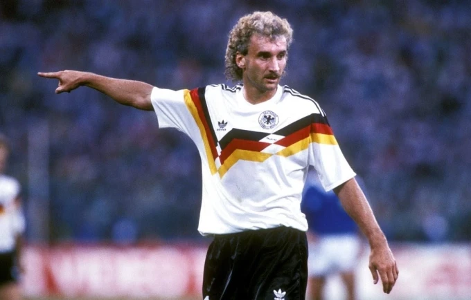 Kohërat e lavdisë – Përfaqësuesja e Gjermanisë kthen fanellat e viteve të triumfit