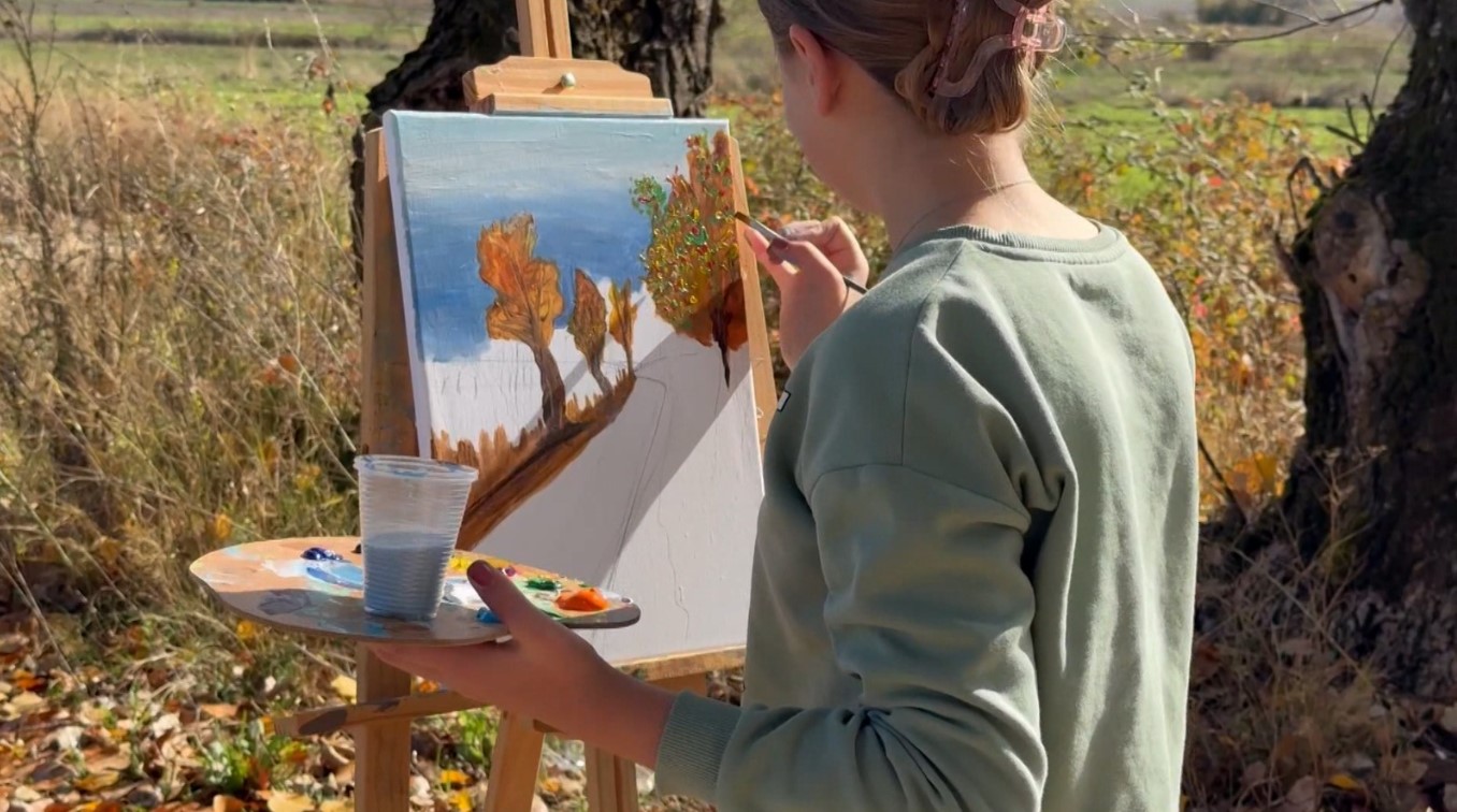 Kolonia e piktorëve të vegjël, punimet do t’i paraqiten publikut në një ekspozitë në qytetin e Ersekës