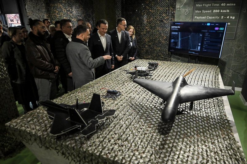 Kosova prodhon dronin e parë ‘Skifteri’, Kurti: Po ndërtojmë të ardhmen e industrisë së mbrojtjes (FOTO)