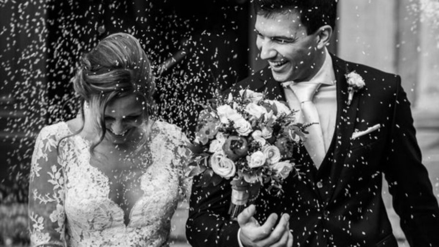 Kriza në Greqi prek edhe orizin e dasmave! Tani e tutje do hidhet…