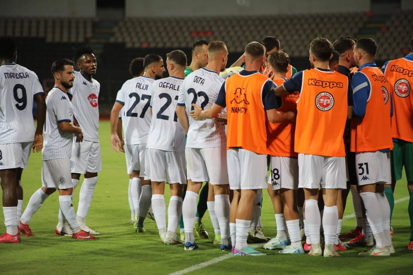 Kryeqytetasit e Dinamos për kornizë në muajin tetor, blutë blindojnë mbrojtjen