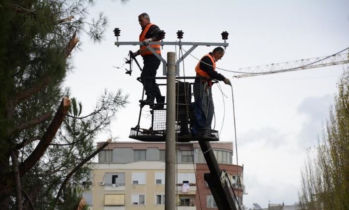 Kukësi zgjohet pa drita, shkak amortizimi i rrjetit elektrik