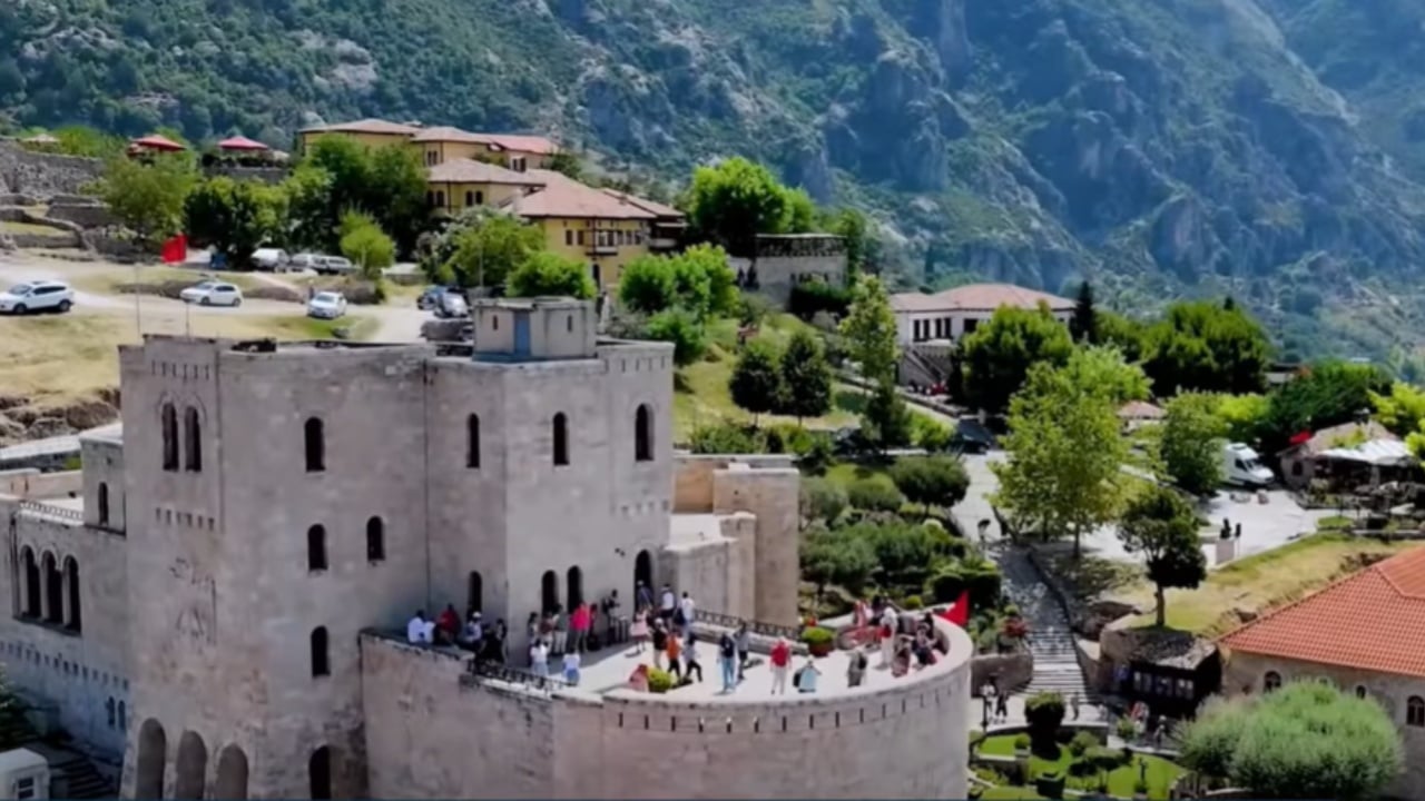 Kultura e gërshetuar me teknologjinë, ministri Gonxhja: Nga sot biletat për muzetë, kalatë dhe parqet arkeologjike mund të blihen në e-Albania