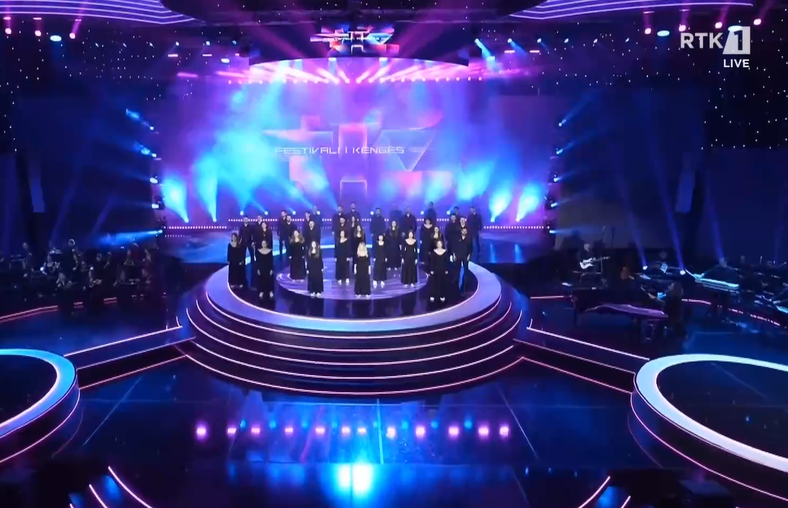 Kur muzika bashkon brezat/ Mbrëmë nisi Festivali i Këngës në RTK