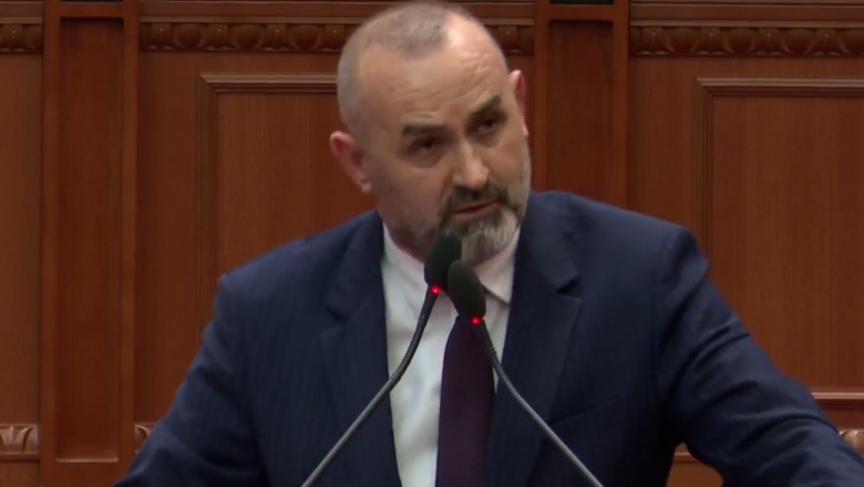 “Kur shkoni te njerëzit për të nxjerrë foto në FB, mos shkoni me veshje 5000-6000 € se është gjynah”-Apeli i Ulsi Manjës për deputetët e PD