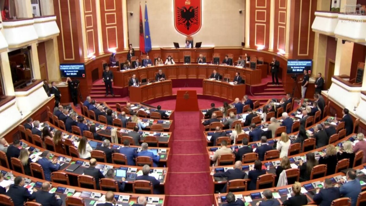 Kuvendi mblidhet në seancë plenare, ja pikat ku pritet të përplasen mazhoranca dhe opozita