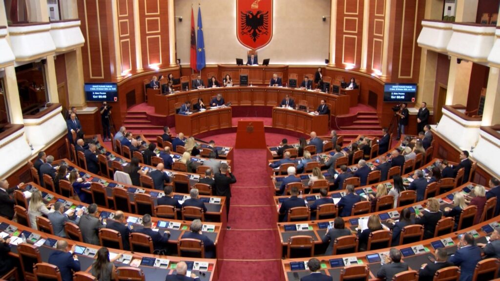 Kuvendi seancë maratonë, shqyrtohet në parim projekt-buxheti i vitit 2026 dhe paketa fiskale