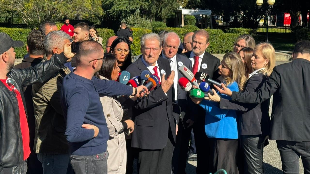 “Ky ligj shkatërron familjen”/ Berisha flet para Kuvendit kundër projektligjit për barazinë gjinore