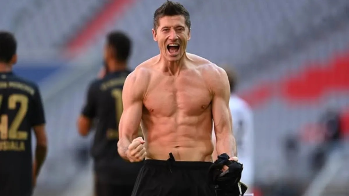 Lewandowski lë pezull të ardhmen: Rinovimi me Barcelonën? Jam i qetë, në moshën time…