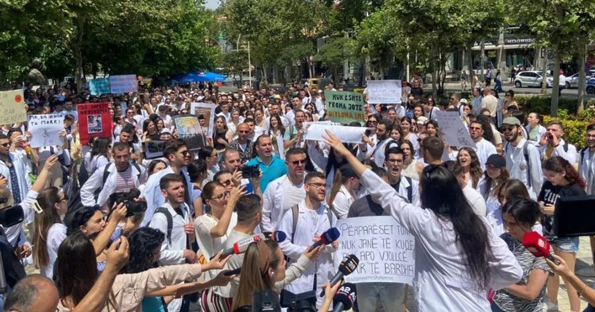 Ligji i mjekëve/ Gjykata e Strasburgut pranon të marrë në shqyrtim çështjen e studentëve të Mjekësisë