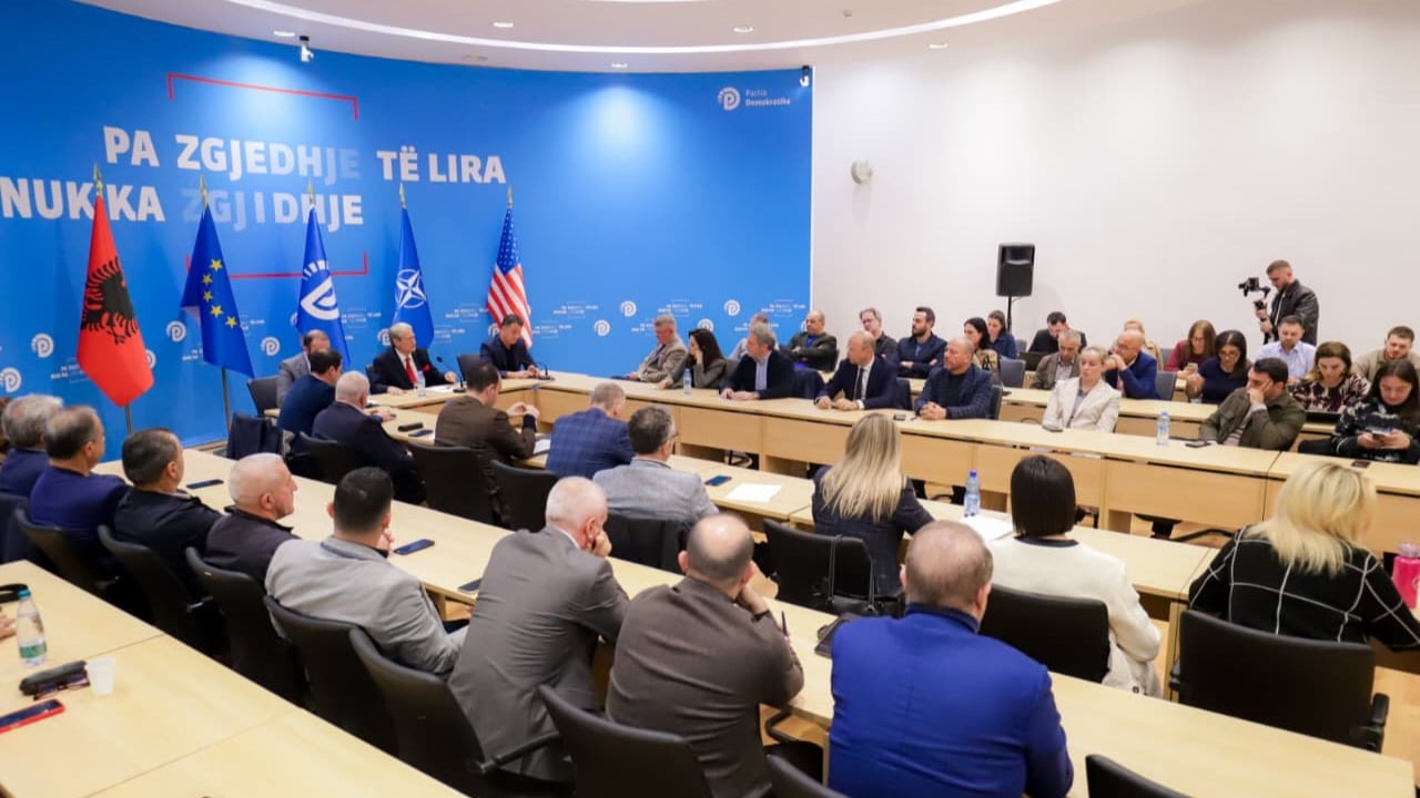 Ligji për barazinë gjinore, Berisha: Nuk kemi bindje diskriminuese. Pse u përjashtua debati në Kuvend?