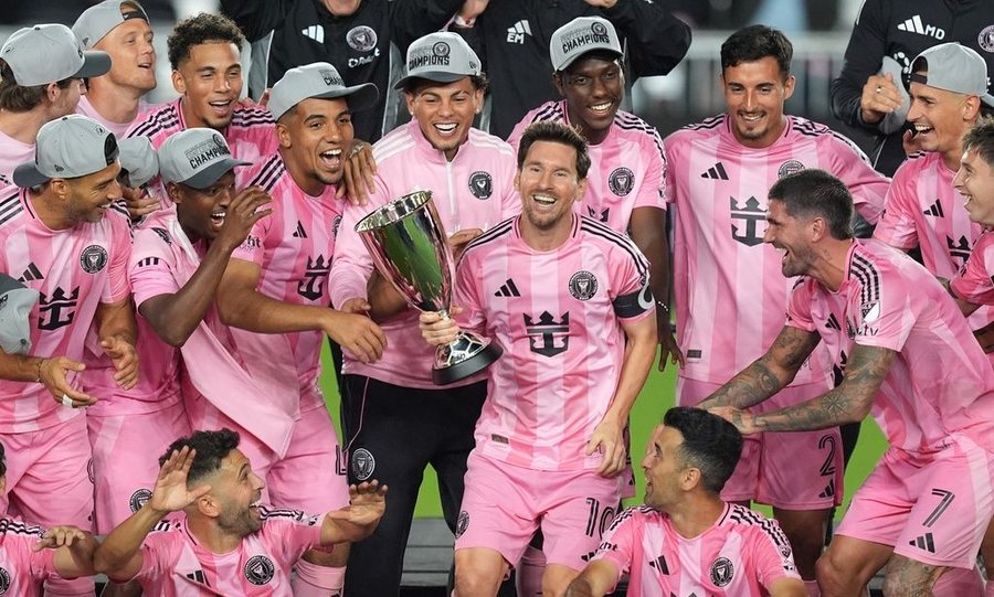 Lionel Messi ngre trofeun e 47-të të karrierës, vendos edhe një rekord historik në futboll (Video)