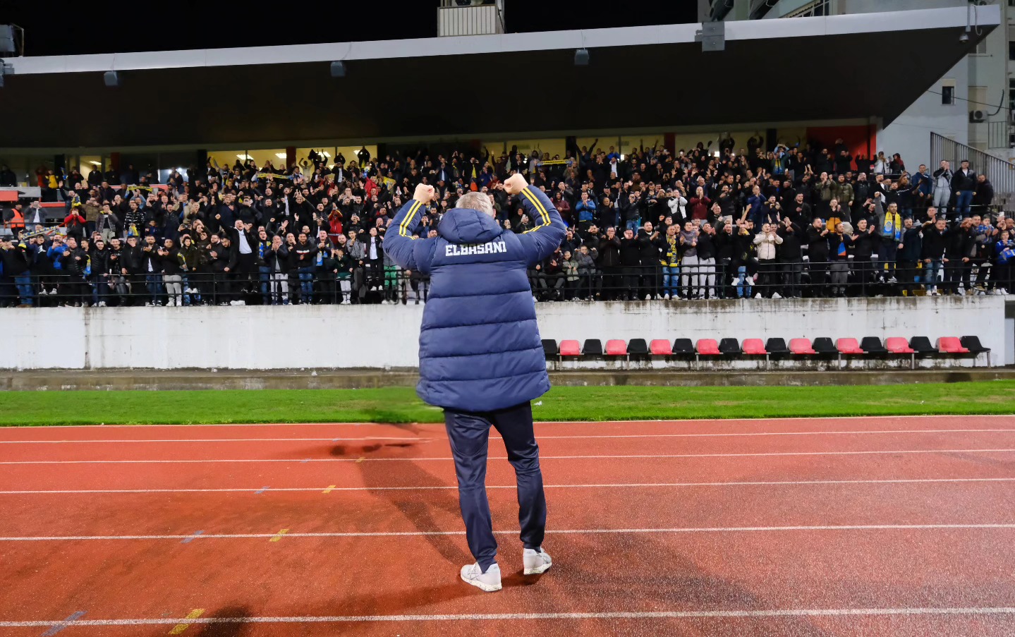 “Luajtëm për të fituar dhe jo për futboll të bukur”, trajneri i Elbasanit: Sot gjithçka ishte “zjarr”, jam i lumtur