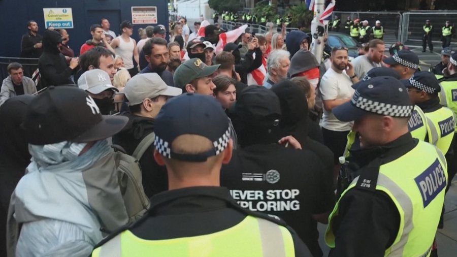 “Luftë” kundër emigrantëve, cili është modeli danez i azilit që frymëzoi reformën e Anglisë?