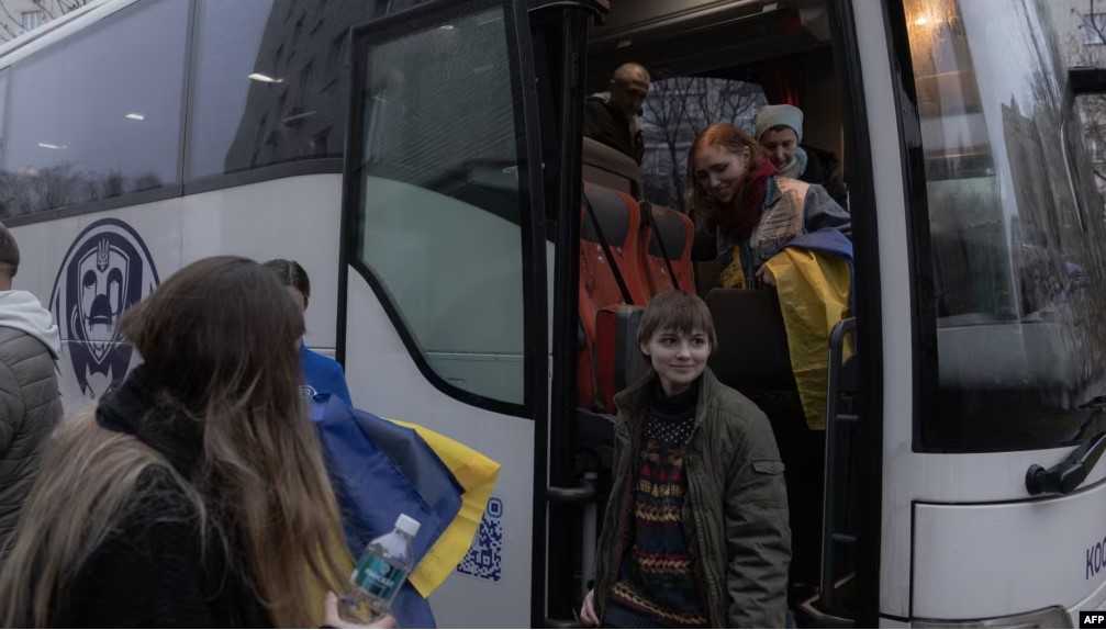 Lukashenko liron 31 ukrainas të burgosur në Bjellorusi, pas një pakti të ndërmjetësuar nga SHBA-ja